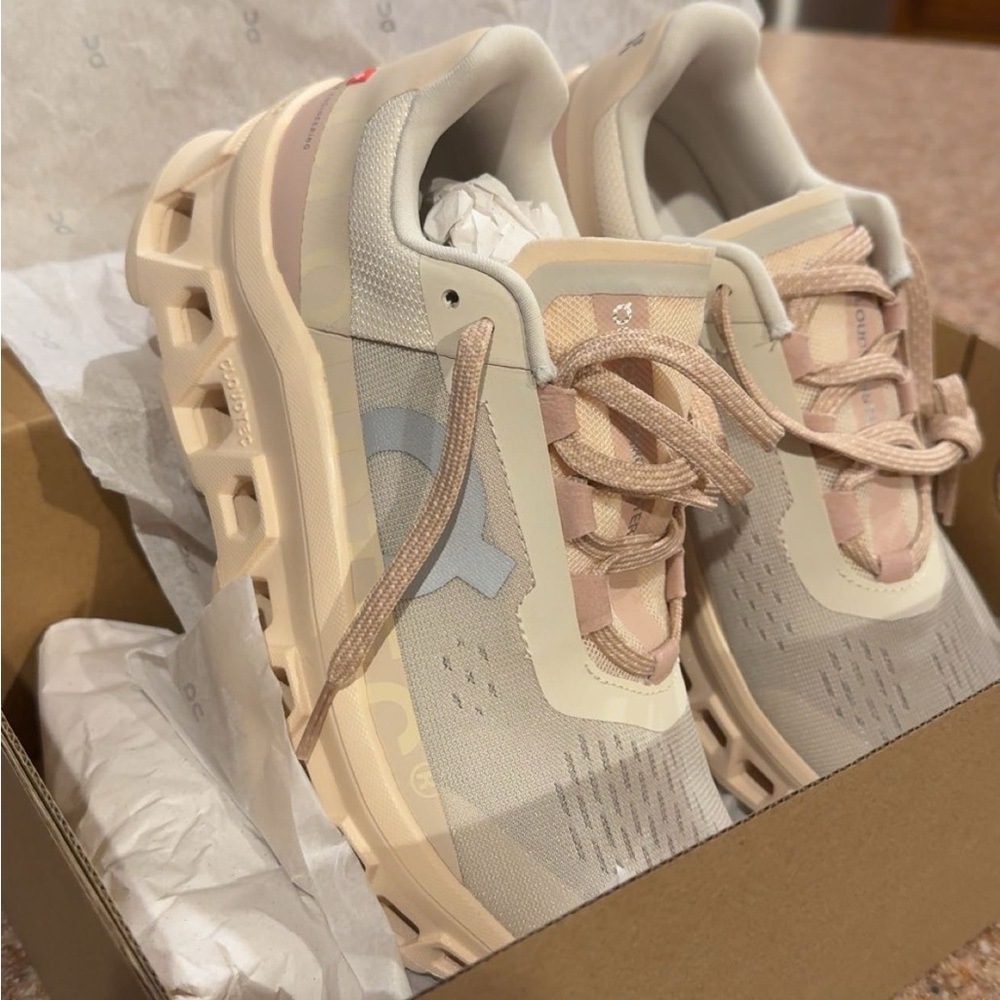 ON Women's Beige and Cream Sneakers